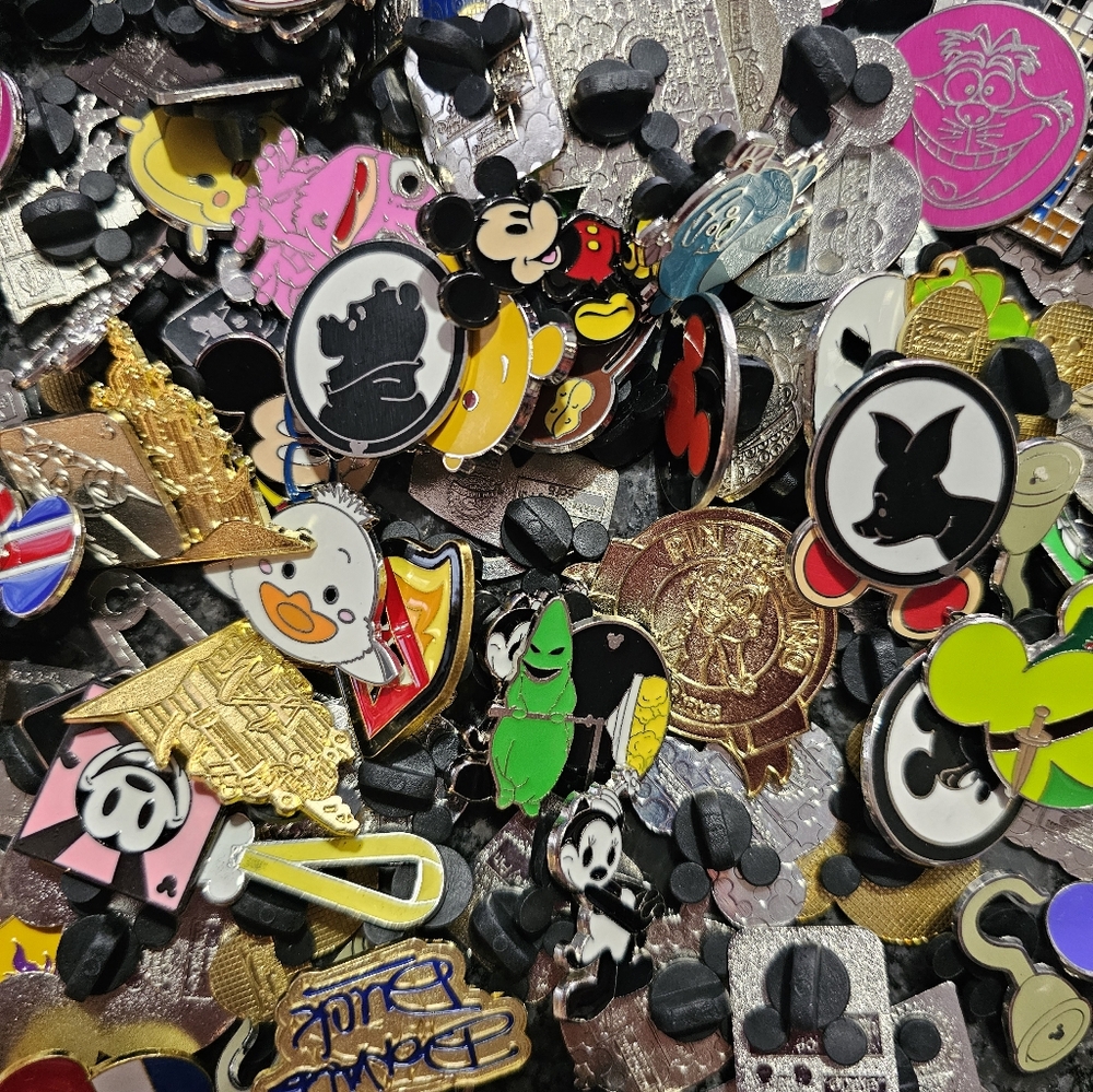 🔥5 Surprise Disney Trading Pins